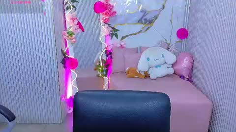 Snapshot of chiara_tay chatting on July 10, 6:43 pm Chiara online show from July 10, 6:43 pm