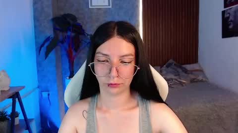 Snapshot of chiaraa_fiore chatting on March 7, 12:04 am Chiara online show from March 7, 12:04 am