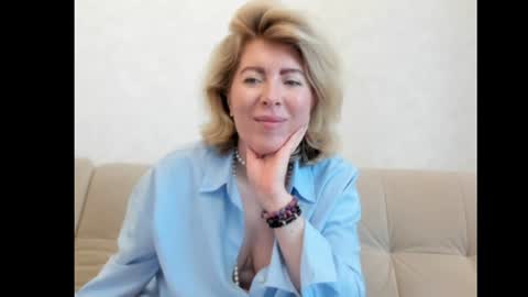 Snapshot of chicafortuna chatting on July 1, 2:13 am NBFG online show from July 1, 2:13 am