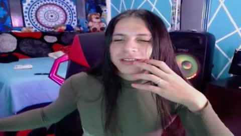 Snapshot of chico_explosivo chatting on October 26, 7:09 pm chico_explosivo online show from October 26, 7:09 pm