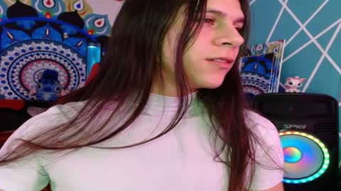 Snapshot of chico_explosivo chatting on November 2, 12:13 am chico_explosivo online show from November 2, 12:13 am