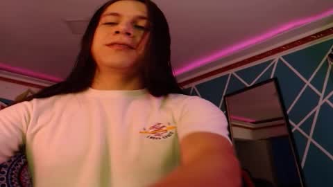 Snapshot of chico_explosivo chatting on December 16, 2:49 am chico_explosivo online show from December 16, 2:49 am