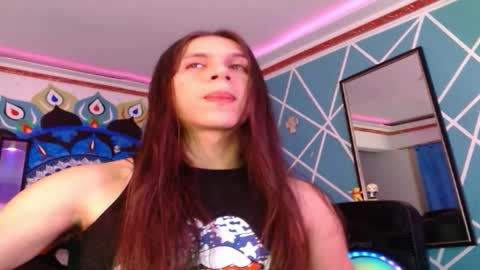 Snapshot of chico_explosivo chatting on December 18, 12:49 am chico_explosivo online show from December 18, 12:49 am