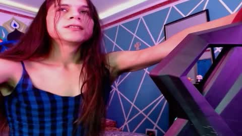 Snapshot of chico_explosivo chatting on December 21, 12:51 am chico_explosivo online show from December 21, 12:51 am