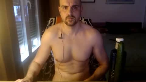 chicocam1983 online show from April 4, 4:04 pm