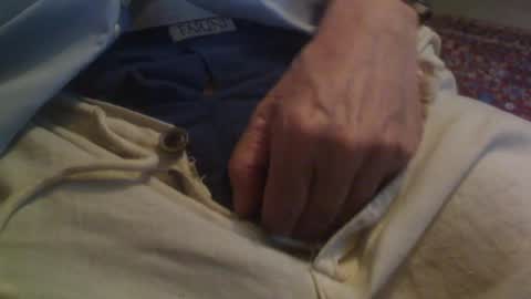 Snapshot of chiguy444 chatting on June 24, 4:06 pm chiguy444 online show from June 24, 4:06 pm