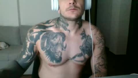 Snapshot of chikoink43 chatting on December 8, 4:14 am chikoink43 online show from December 8, 4:14 am