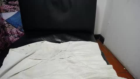 Snapshot of chiky_nastyy chatting on September 14, 5:01 pm Chikys   online show from September 14, 5:01 pm