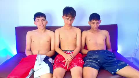 Snapshot of chillbicrew chatting on July 13, 6:16 am SANTIAGO JEFF KEDEEN NAETHAN online show from July 13, 6:16 am
