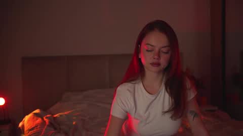 chillwithstacy online show from December 3, 9:35 pm