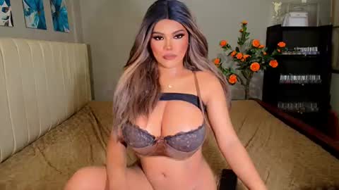 Snapshot of chinita_titi chatting on July 24, 5:49 am chinita_titi online show from July 24, 5:49 am