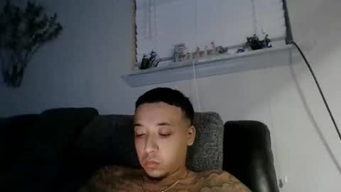 Snapshot of chino880172 chatting on February 15, 6:44 am CHINO online show from February 15, 6:44 am