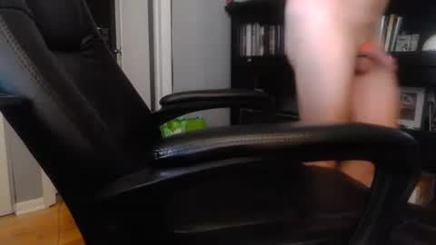 Snapshot of chiphoneman chatting on September 9, 5:40 am chiphoneman online show from September 9, 5:40 am