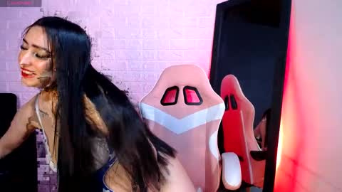 chloe1126_ online show from April 18, 1:48 pm