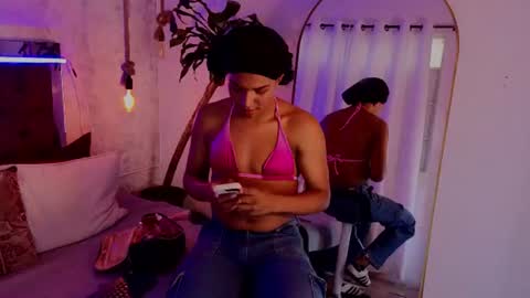 Snapshot of chloe_bronze chatting on July 27, 7:21 pm Chloe online show from July 27, 7:21 pm