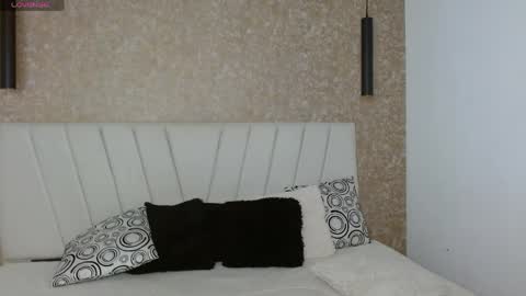 Snapshot of chloe_brownn1 chatting on April 19, 6:10 pm Abby 19 years online show from April 19, 6:10 pm