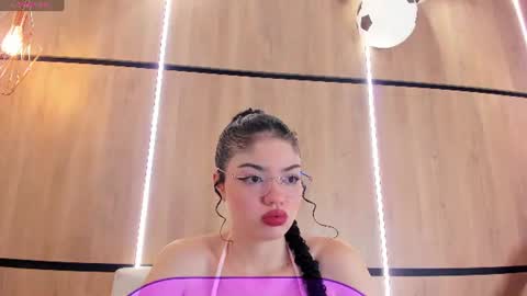 Snapshot of chloe_cortez chatting on July 2, 12:00 pm chloe online show from July 2, 12:00 pm