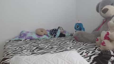 chloe_dolce online show from October 10, 3:55 pm