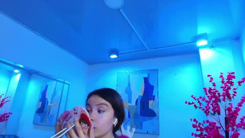 Chloe online show from March 31, 11:10 am