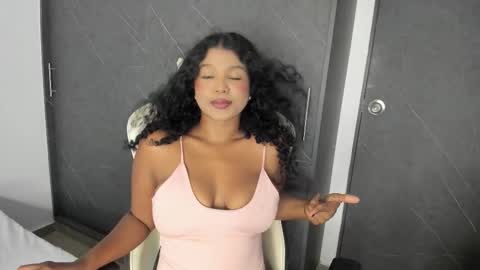 Snapshot of chloe_evans21 chatting on March 25, 11:33 pm chloe online show from March 25, 11:33 pm