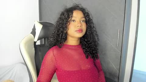 Snapshot of chloe_evans21 chatting on May 10, 4:56 pm chloe online show from May 10, 4:56 pm