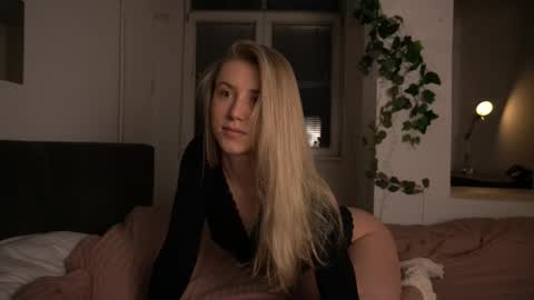 Arianaa Mourrr online show from February 19, 5:14 am