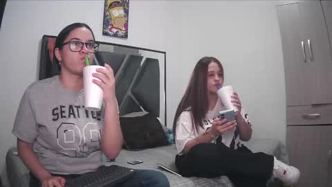 Chloe and Danna online show from September 21, 1:40 am