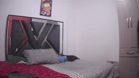 Chloe and Danna online show from December 1, 5:23 am