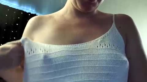 Snapshot of chloe_jeense chatting on June 25, 7:24 am Chloe online show from June 25, 7:24 am