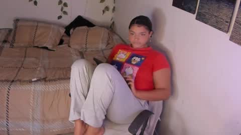 chloe_kisses online show from March 11, 11:38 am