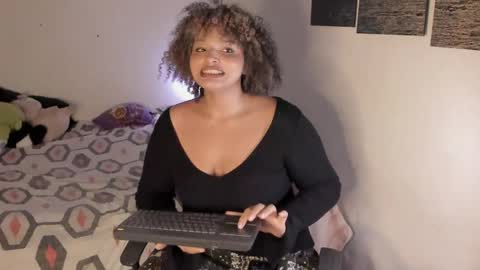chloe_kisses online show from April 6, 11:33 am