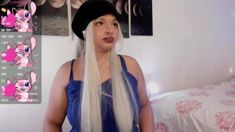 Snapshot of chloe_kisses chatting on May 29, 11:41 am chloe_kisses online show from May 29, 11:41 am