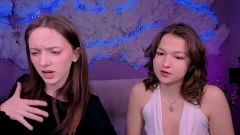Snapshot of chloe_ley chatting on April 27, 7:12 pm chloe_ley online show from April 27, 7:12 pm