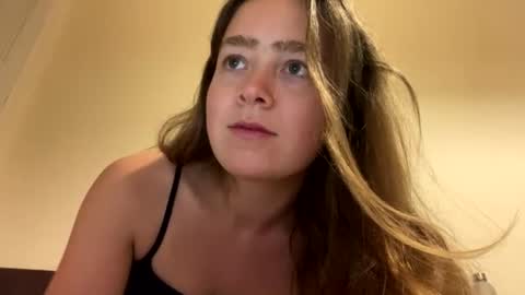 Snapshot of chloe_lovesit chatting on August 1, 9:57 pm Chloe online show from August 1, 9:57 pm