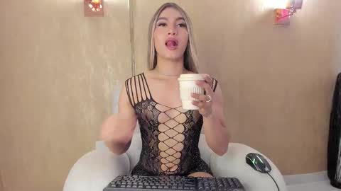 chloe_luxury online show from March 10, 3:06 pm