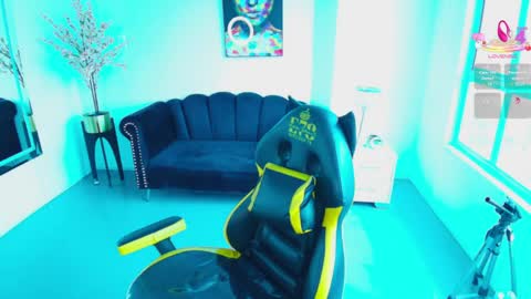 Chloe  online show from April 10, 7:29 pm