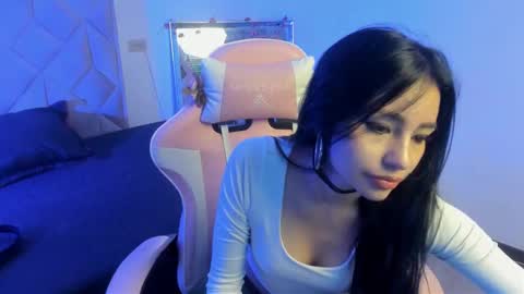 Snapshot of chloe_miller_7 chatting on February 7, 1:15 pm Chloe online show from February 7, 1:15 pm