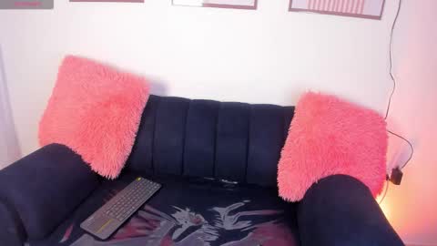 Snapshot of chloe_petite2 chatting on February 17, 12:45 pm Chloe online show from February 17, 12:45 pm