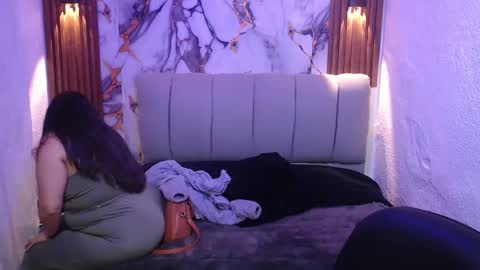 chloe_smith5 online show from November 25, 1:22 pm