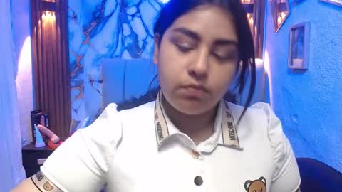 chloe_smith5 online show from February 2, 2:49 pm