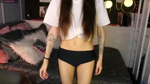 Snapshot of chloe_sunny chatting on April 8, 9:26 pm Chloe online show from April 8, 9:26 pm