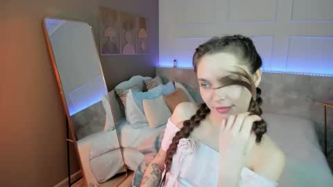 Snapshot of chloe_sunny chatting on May 16, 2:27 pm Chloe online show from May 16, 2:27 pm