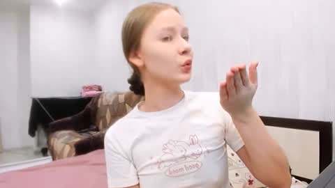 chloe wifey online show from November 22, 11:53 am