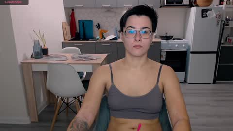 Snapshot of chloe_x_ chatting on December 1, 9:59 pm Eva and Sandra online show from December 1, 9:59 pm