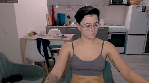 Snapshot of chloe_x_ chatting on January 9, 10:20 am Eva and Sandra online show from January 9, 10:20 am