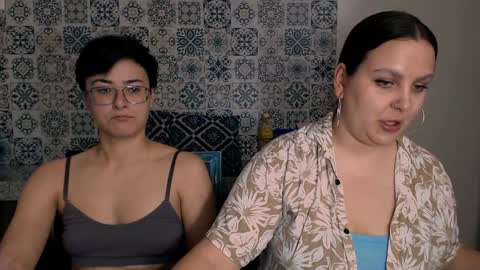 Snapshot of chloe_x_ chatting on February 8, 7:38 pm Eva and Sandra online show from February 8, 7:38 pm