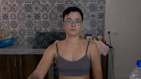 Snapshot of chloe_x_ chatting on March 11, 9:45 am Eva and Sandra online show from March 11, 9:45 am