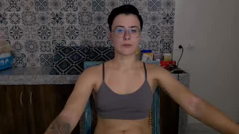 Snapshot of chloe_x_ chatting on March 12, 11:42 am Eva and Sandra online show from March 12, 11:42 am