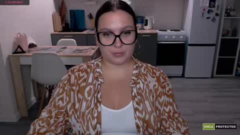 Snapshot of chloe_x_ chatting on September 19, 5:31 am Eva and Sandra online show from September 19, 5:31 am