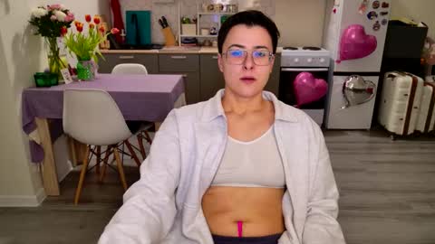 Snapshot of chloe_x_ chatting on February 16, 8:16 pm Eva and Sandra online show from February 16, 8:16 pm